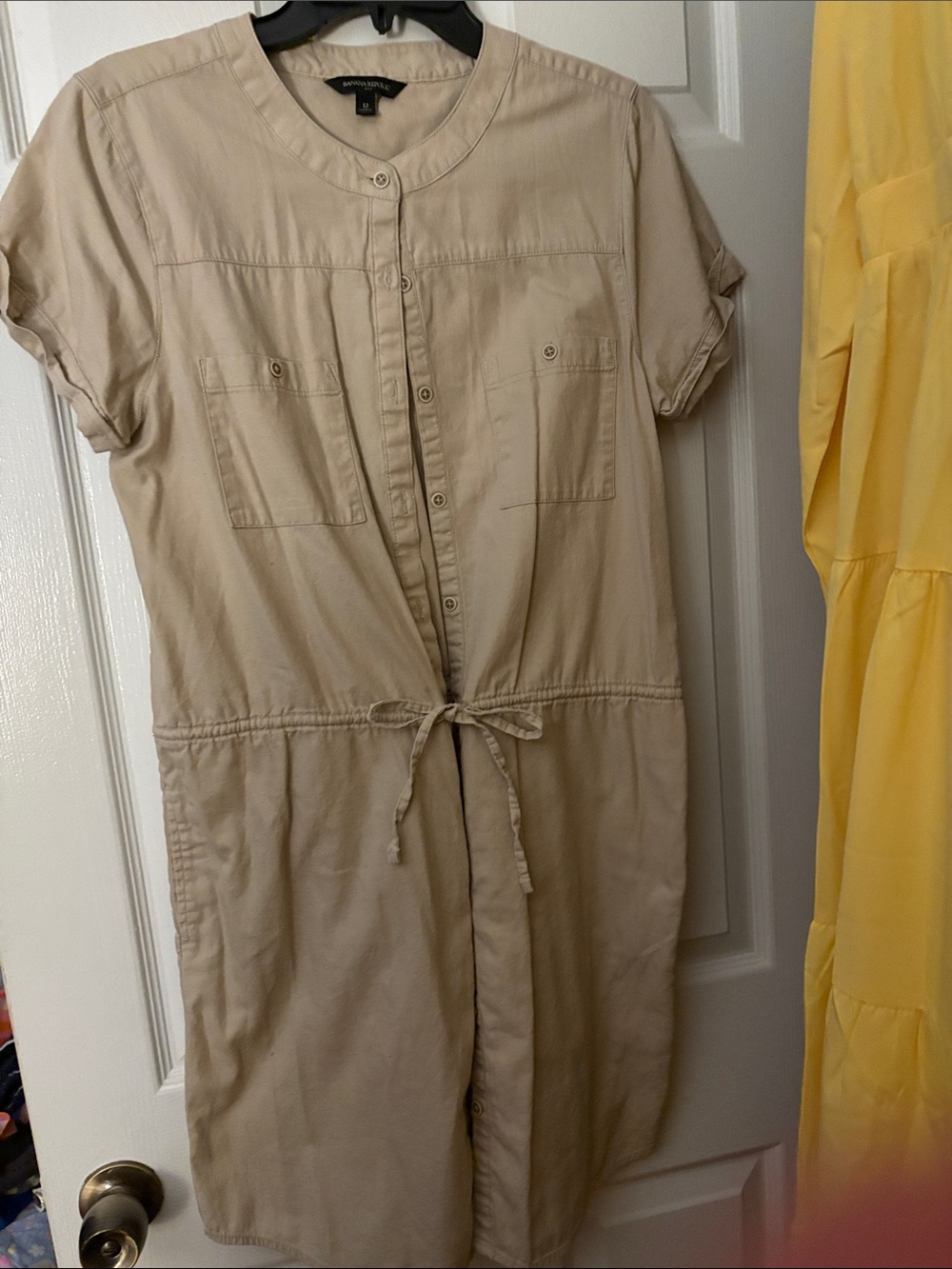 Banana Republic Beige Short-Sleeve Tie-Waist Utility dress size 12